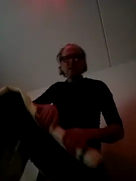 Snapshot of Olivassl22 chatting on 03-31-26, 06:54 Olivassl22 online show from 03-31-26, 06:54