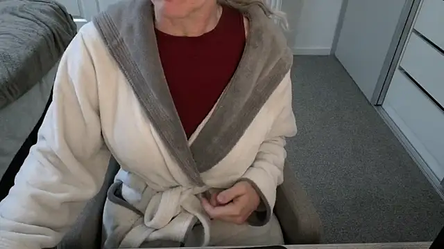 Dutchamber38 online show from 04-23-26, 08:10