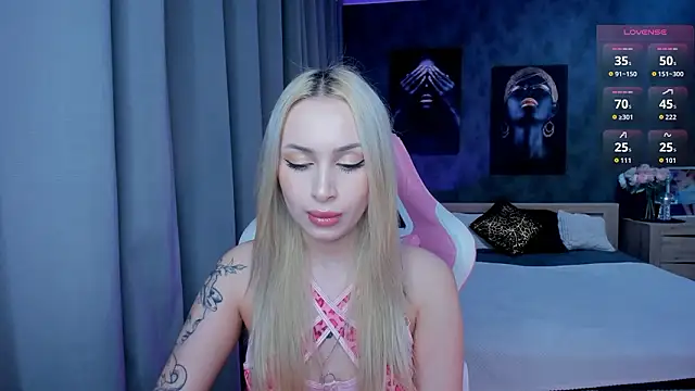 LanaMiracle online show from 02-05-26, 03:57