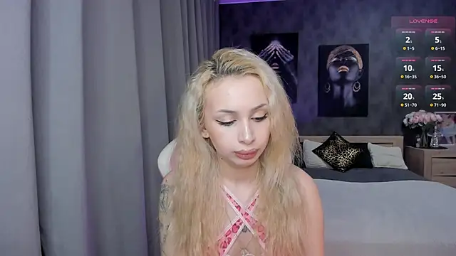 LanaMiracle online show from 02-11-26, 04:01