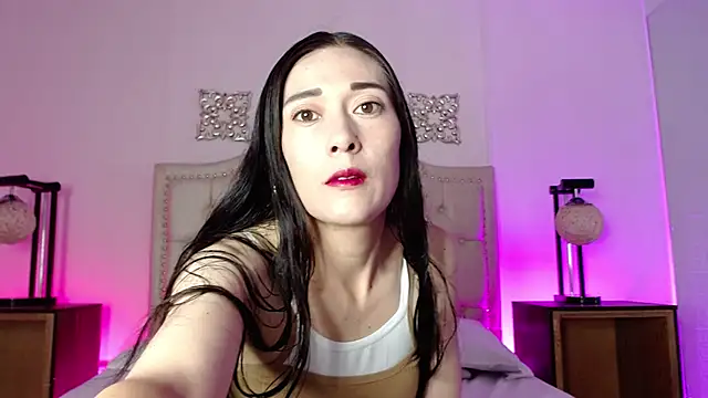 Snapshot of Vetania_Blake chatting on 12-17-25, 11:48 Vetania Blake online show from 12-17-25, 11:48