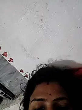 Snapshot of Aanshi_01 chatting on 01-14-26, 04:21 Aanshi 01 online show from 01-14-26, 04:21