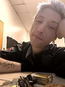 AskAveryAnything online show from 12-22-25, 11:38