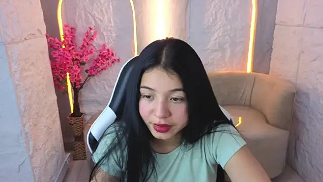 Sofi Adams Tx online show from 12-15-25, 01:28