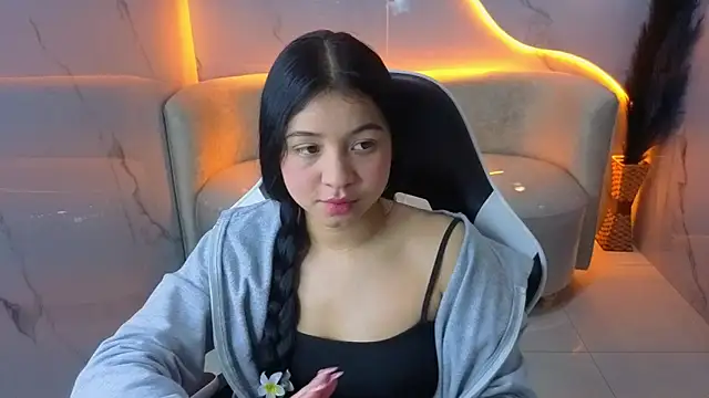 Sofi Adams Tx online show from 12-22-25, 01:22