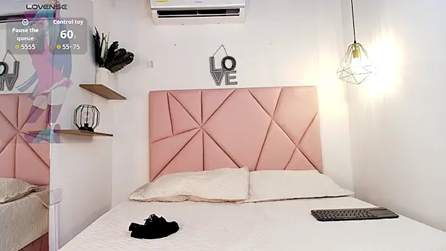 emily burton18 online show from 03-10-26, 12:09