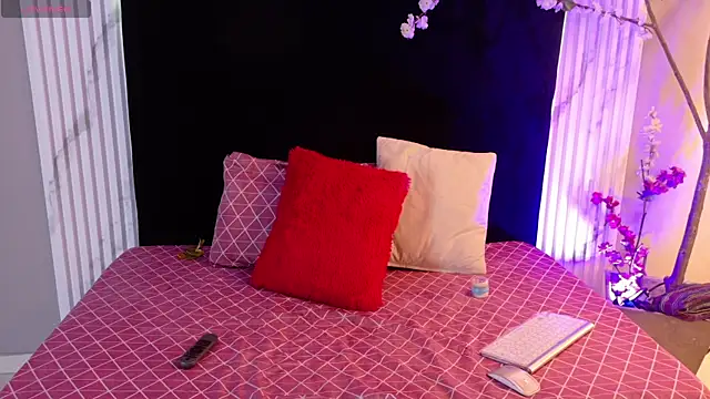 bella moonlight cr online show from 04-14-26, 03:33