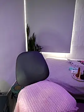 Divine Pouvoir online show from 03-23-26, 07:58