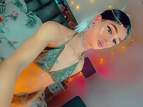 agathaferrer3 online show from 02-04-26, 05:46