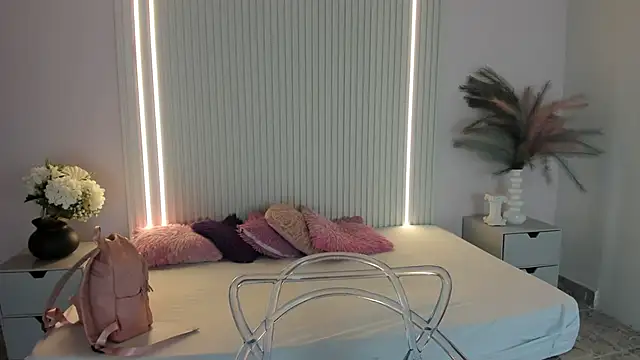 Snapshot of VivianOwen9 chatting on 02-27-26, 12:05 VivianOwen9 online show from 02-27-26, 12:05