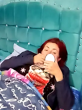 Annelis1 online show from 12-16-25, 05:33