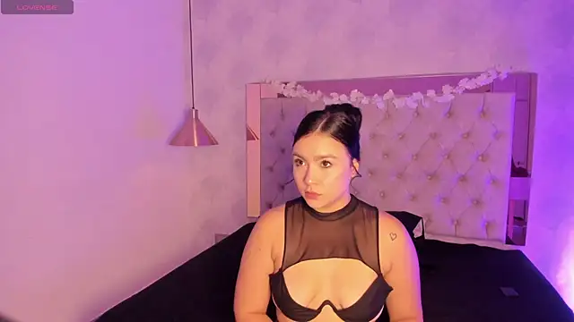 Snapshot of kylie_river chatting on 02-09-26, 11:52 kylie river online show from 02-09-26, 11:52