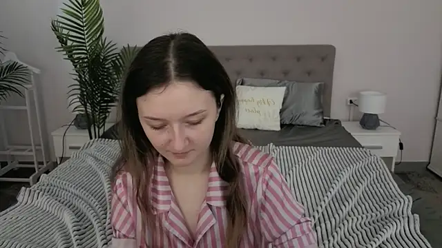 CyrenaLuxe online show from 03-22-26, 10:06