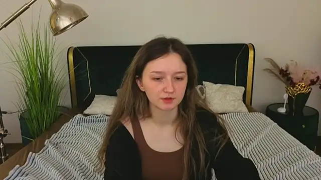 CyrenaLuxe online show from 03-29-26, 08:49