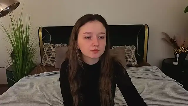 CyrenaLuxe online show from 03-21-26, 06:47