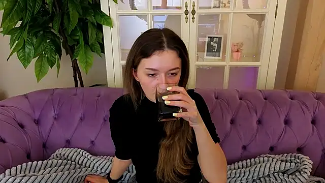 CyrenaLuxe online show from 03-20-26, 06:20