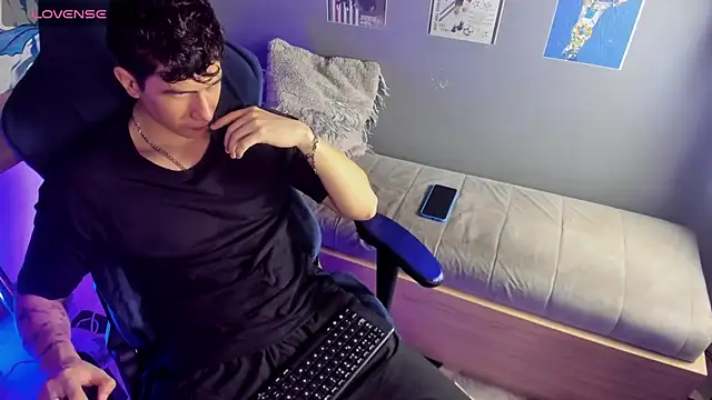 Criss Adams online show from 01-11-26, 01:56