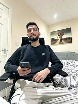 Juliann69Ramiro online show from 01-05-26, 07:39