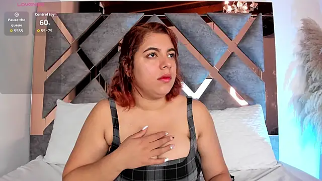 Cheerry Lee  online show from 12-19-25, 01:13