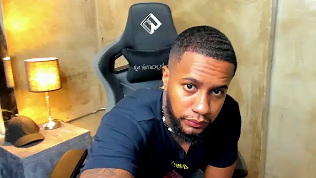 Snapshot of jay_jhonson01 chatting on 12-23-25, 03:06 jay jhonson01 online show from 12-23-25, 03:06