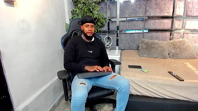 Snapshot of jay_jhonson01 chatting on 02-05-26, 03:35 jay jhonson01 online show from 02-05-26, 03:35