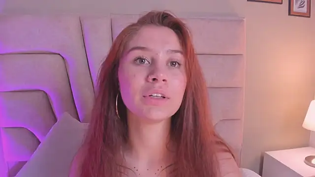 Amelia Saenz  online show from 07-10-26, 07:36