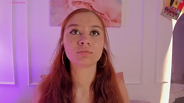 Amelia Saenz  online show from 06-30-26, 08:53