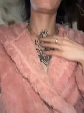 Snapshot of dein_traumchen chatting on 02-24-26, 08:26 dein traumchen online show from 02-24-26, 08:26