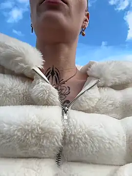 Snapshot of dein_traumchen chatting on 02-28-26, 03:00 dein traumchen online show from 02-28-26, 03:00