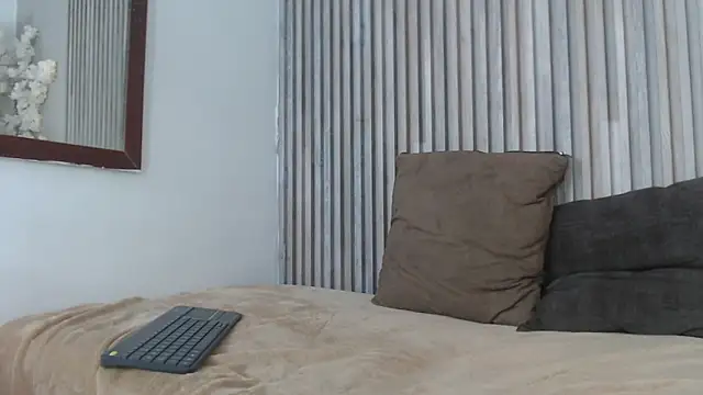 SmoothAlpha  online show from 01-05-26, 06:11