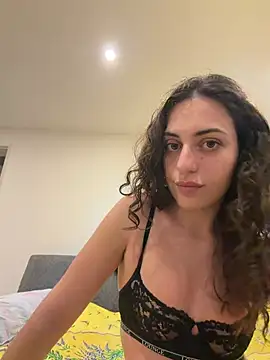 Snapshot of CoquineCharmeuse chatting on 04-19-26, 06:43 CoquineCharmeuse online show from 04-19-26, 06:43