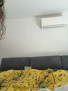 Snapshot of CoquineCharmeuse chatting on 05-11-26, 01:01 CoquineCharmeuse online show from 05-11-26, 01:01
