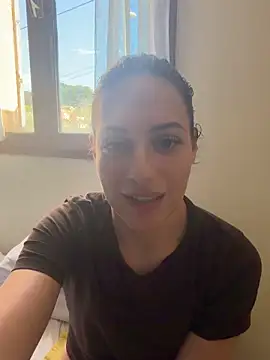 CoquineCharmeuse online show from 04-01-26, 01:41