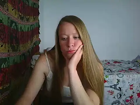 Snapshot of arianna_blonde chatting on 12-19-25, 11:18 arianna blonde online show from 12-19-25, 11:18