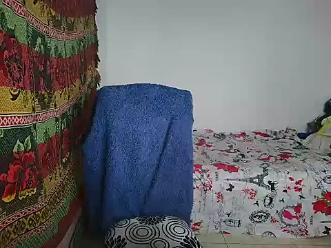 Snapshot of arianna_blonde chatting on 01-06-26, 02:48 arianna blonde online show from 01-06-26, 02:48