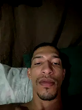 Snapshot of rocchw chatting on 12-14-25, 01:12 rocchw online show from 12-14-25, 01:12