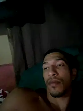 Snapshot of rocchw chatting on 12-15-25, 02:28 rocchw online show from 12-15-25, 02:28