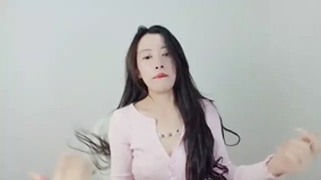 Snapshot of TXMIT chatting on 02-25-26, 12:38 TXMIT online show from 02-25-26, 12:38