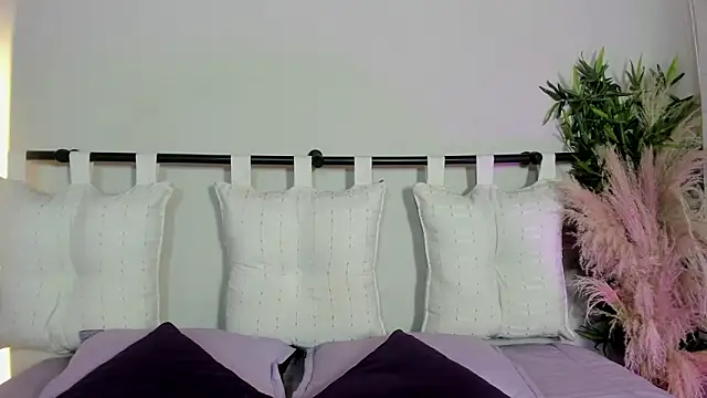 Snapshot of sophie_blake__ chatting on 02-14-26, 05:07 sophie blake online show from 02-14-26, 05:07