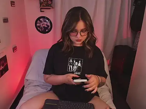 sara cuteeyes online show from 04-21-26, 04:52