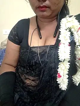 Snapshot of Palkova12 chatting on 02-18-26, 06:04 Palkova12 online show from 02-18-26, 06:04