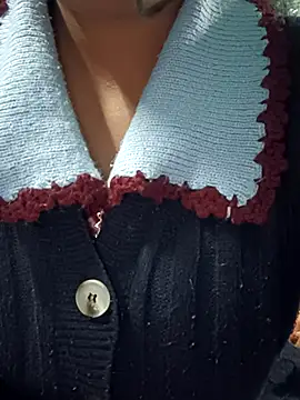 Snapshot of teena-11 chatting on 12-15-25, 01:17 teena-11 online show from 12-15-25, 01:17