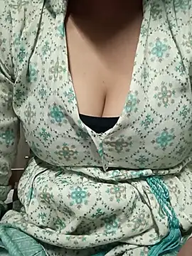 Snapshot of teena-11 chatting on 01-15-26, 05:55 teena-11 online show from 01-15-26, 05:55