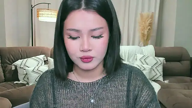 Brunette Charm online show from 01-13-26, 12:09