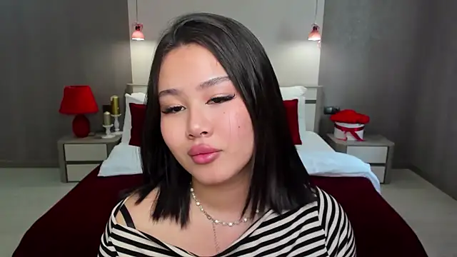 Brunette Charm online show from 04-14-26, 11:26