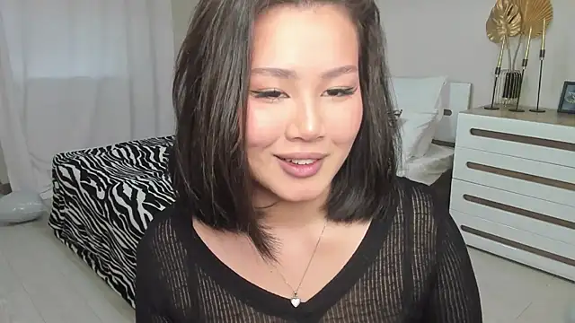 Brunette Charm online show from 03-21-26, 11:58