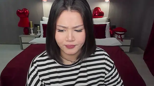 Snapshot of Brunette_Charm chatting on 02-25-26, 10:59 Brunette Charm online show from 02-25-26, 10:59