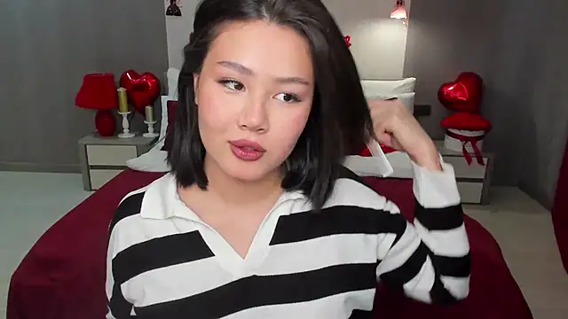 Snapshot of Brunette_Charm chatting on 02-16-26, 11:09 Brunette Charm online show from 02-16-26, 11:09