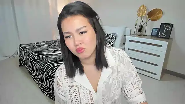 Brunette Charm online show from 05-31-26, 04:24