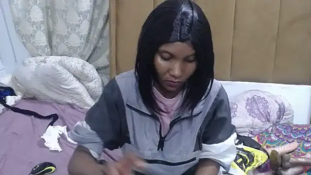 Snapshot of slendercupid chatting on 01-09-26, 09:44 slendercupid online show from 01-09-26, 09:44